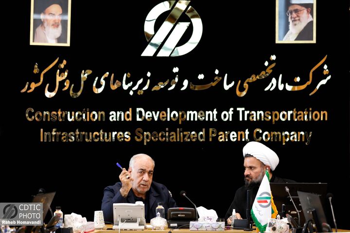 ببینید | نشست مدیرعامل شرکت ساخت و توسعه با محمد باقری بنابی، نماینده مردم بناب در مجلس شورای اسلامی