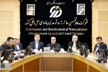 ببینید | نشست مدیرعامل شرکت ساخت و توسعه با استاندار بوشهر و نماینده مردم دشتستان