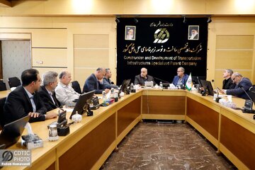 ببینید | نشست مدیرعامل شرکت ساخت و توسعه با نماینده مردم ابوموسی، بندرعباس، حاجی‌آباد، خمیر و قشم در مجلس شورای اسلامی