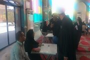 ببینید| برپایی میز خدمت مسئولان اداره کل راه و شهرسازی خوزستان در میز خدمت مصلی نماز جمعه اهواز