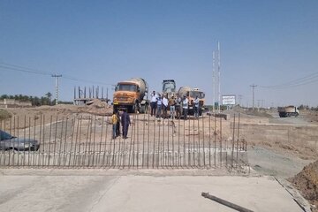 ویدئو/ بازدید مدیرکل راهداری جنوب کرمان از محور پل بهادرآباد–رودبارجنوب–جازموریان/ پل ۲۰ دهانه ورودی شهر زهکلوت در آستانه تکمیل