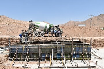 عملیات بتن ریزی تقاطع غیرهمسطح خرداد مهدیشهر استان سمنان
