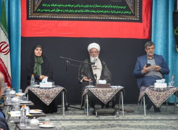 دیدار وزیر راه و شهرسازی با نماینده ولی فقیه در استان و امام جمعه یزد 