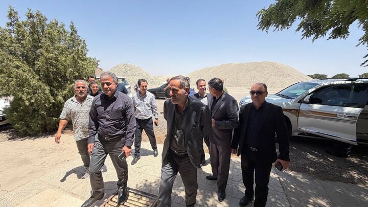 بازدید سرپرست معاونت راهداری سازمان از روند اجرایی پروژه بهسازی محور قزوین- بوئین‌زهرا