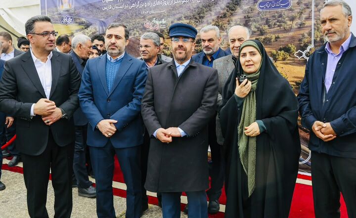 کسب رتبه برتر کشور در جذب اعتبارات ملی؛ تأمین ۸.۶ همت منابع مالی، شتاب تازه‌ای به پروژه‌های راه و شهرسازی فارس داد