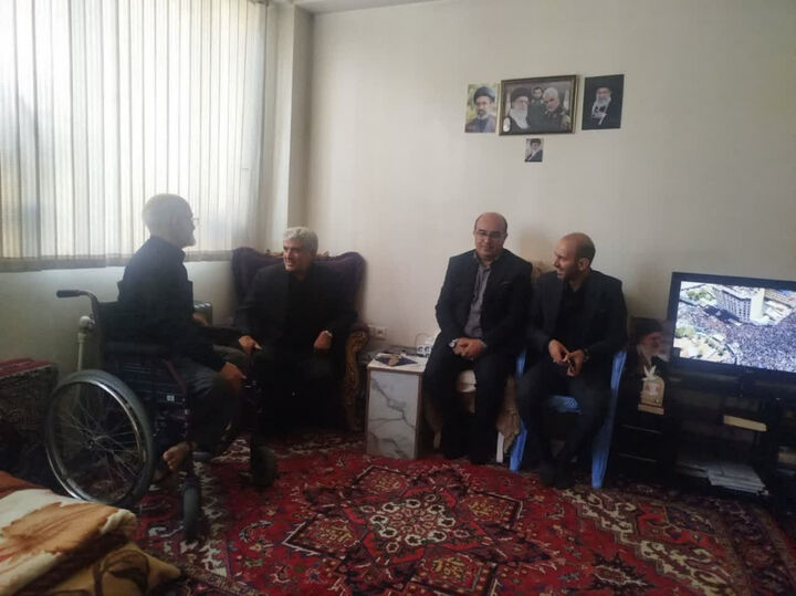 دیدار رئیس اداره راه و شهرسازی اسکو
 با خانواده‌های ایثارگران در شهرستان