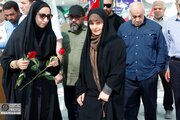 ببینید| ادای احترام وزیر راه و شهرسازی و معاونان وزیر به شهدای حادثه مدرسه شجره طیبه میناب