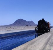ببینید| عملیات آسفالت بزرگراه خاش- سراوان به همت اداره کل راه و شهرسازی سیستان و بلوچستان