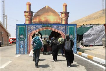 ثبت تردد بیش از ۳ هزار و ۳۰۰ زائر از پایانه مرزی تمرچین در شبانه روز گذشته / بیش از ۱۰ هزار زائر از ۲۵ تیرماه راهی عتبات عالیات شدند