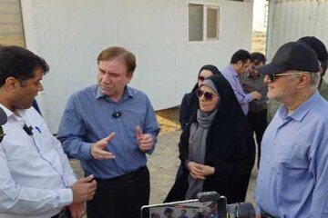 آغاز عملیات اجرایی مدرسه ۶ کلاسه مجموعه ۳۴۰ واحدی طرح نهضت ملی مسکن شهر برازجان با حضور وزیر راه و شهرسازی