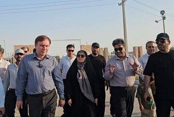 وزیر راه و شهرسازی وارد بوشهر شد