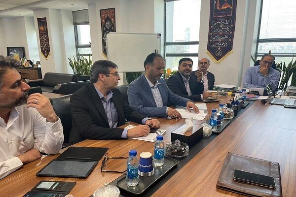 پیگیری مطالبات رفاهی و معیشتی کارکنان راه و شهرسازی خراسان رضوی در دیدار با معاون توسعه مدیریت و منابع وزیر راه و شهرسازی