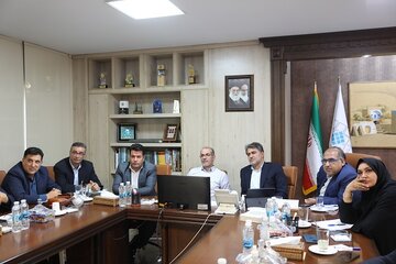 اختصاص ۳ هزار تن قیر رایگان به شهرستان خوی/ تأکید مدیرعامل شرکت بازآفرینی شهری بر اولویت‌بندی پروژه‌های پیاده‌راه شمس و مدرسه‌سازی