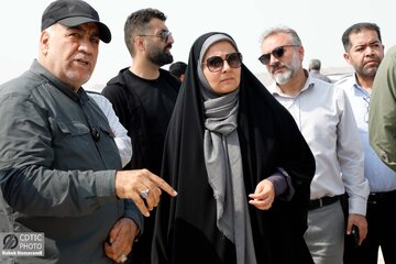 ببینید | بازدید وزیر راه و شهرسازی به همراه هوشنگ بازوند و جمعی از معاونان وزارت راه و شهرسازی، از پل‌های گچین در محور بندرعباس-بندرخمیر (1)