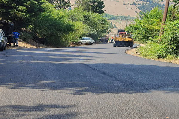 عملیات آسفالت‌ ریزی در راه‌های روستایی سیاهکل و رودبار آغاز شد