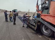ببینید| آغاز فصل تازه‌ای در تکمیل بزرگراه زاهدان–بم با اجرای آسفالت ۱۰ کیلومتر از مسیر
