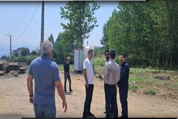 آغاز مرحله نهایی تکمیل پل منتهی به زمین ورزشی شلمان گیلان با استقرار پیمانکار جدید