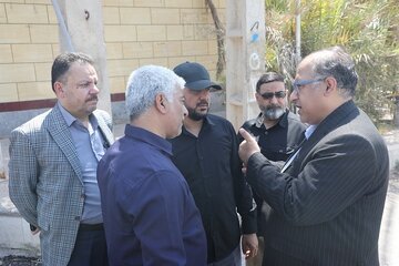 ببینید| بازدید معاون شرکت بازآفرینی شهری ایران، نماینده اهواز در مجلس و معاون مسکن و ساختمان اداره کل راه و شهرسازی خوزستان از محلات ناکارآمد اهواز و کوت عبدالله