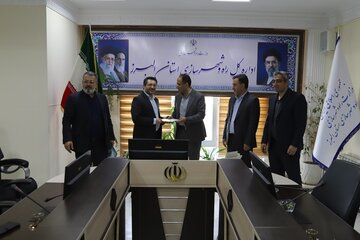 ببینید | گرامیداشت روز حراست؛ تجلیل مدیرکل راه و شهرسازی استان البرز از کارکنان مدیریت حراست