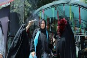 گزارش تصویری //تداوم ورود زائران خارجی اربعین از پایانه مرزی بازرگان؛ حرکت کاروان‌های عشق به سوی تمرچین و کربلای معلی