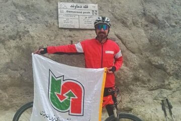 ایوب جوان اقبال