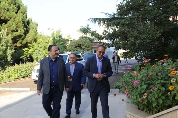 ببینید/ بازدید معاون توسعه مدیریت و منابع انسانی وزارت راه و شهرسازی از اداره کل راه و شهرسازی استان قزوین