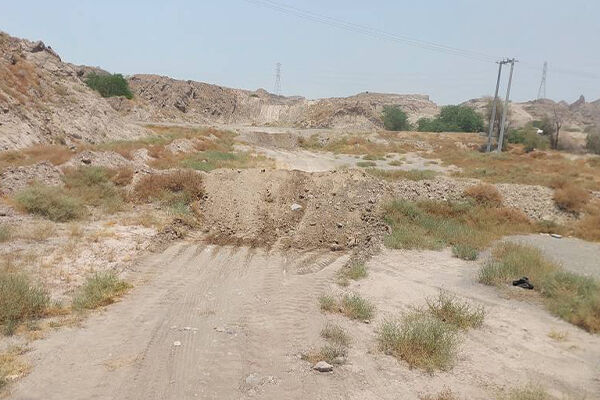 مسدود سازی مسیرهای غیرمجاز محور رودان در هرمزگان