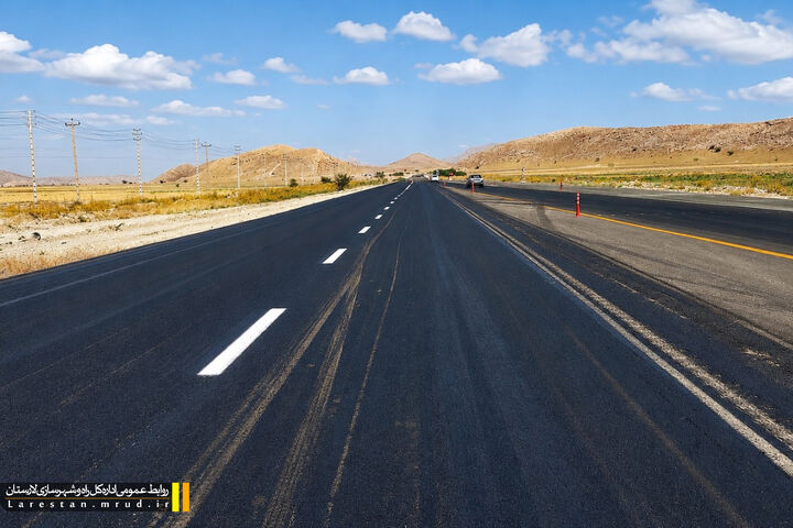 پایان عملیات اجرای روکش آسفالت حفاظتی اسلاری ‌سیل در محور خنج – پل اسلام ‌آباد در لارستان