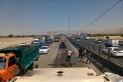 ببینید|ادامه عملیات اجرای لکه گیری و روکش آسفالت لاین جنوبی آزادراه کرج-قزوین محدوده پل مهرشهر