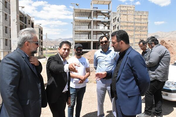 ببینید |نظارت میدانی مدیرکل راه و شهرسازی استان سمنان بر پروژه های مسکونی و راهسازی شهرستان مهدیشهر