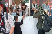 ببینید | پذیرایی موکب فعالان حمل ونقل استان البرز از زائران اربعین حسینی در پایانه مسافربری برکت