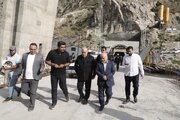 ببینید| بازدید مهندس بازوند، معاون وزیر راه و شهرسازی و مدیرعامل شرکت ساخت و توسعه از بخش‌های اجرایی محور هراز