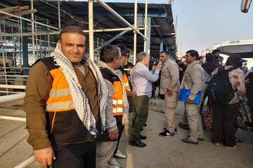سکوی گلستان در پایانه مرزی مهران فعال و در حال انتقال زائران به استان است