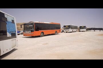 ویدیو| با تلاش شبانه‌روزی همکاران اداره‌کل راهداری و حمل‌ و نقل جاده‌ای استان کرمانشاه، خدمت‌رسانی به زائران اربعین در پایانه مرزی خسروی بدون وقفه ادامه دارد