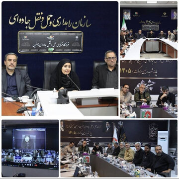 برگزاری نهمین جلسه قرارگاه حمل‌ونقل جاده‌ای زائران اربعین حسینی در پایانه شهید رئیسی (برکت) مهران