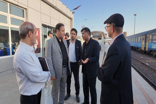 بازدید معاون مسافری راه‌آهن از آمادگی ریلی قم برای خدمت‌رسانی به زائران اربعین
