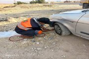 ببینید|خدمت رسانی تعمیرگاه سیار  ماشین آلات راهداری استان البرز به زائران اربعین حسینی در مسیر مرز مهران
