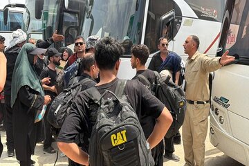 ببینید|بازگشت زائران اربعین حسینی از پايانه مرزی مهران به استان البرز