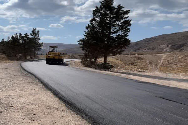 انجام بهسازی و آسفالت دو محور روستایی شهرستان رودبار با اعتباری بالغ بر ۱۵۰ میلیارد ریال