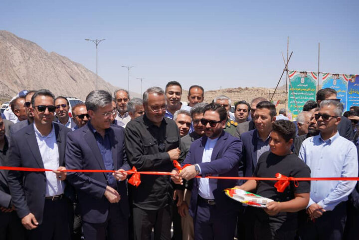افتتاح ۱۱.۵ کیلومتر بزرگراه جهرم-لار-بندرعباس با اعتباری بالغ بر ۹۲۰۰ میلیارد ریال