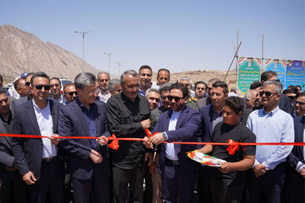 افتتاح ۱۱.۵ کیلومتر بزرگراه جهرم-لار-بندرعباس با اعتباری بالغ بر ۹۲۰۰ میلیارد ریال
