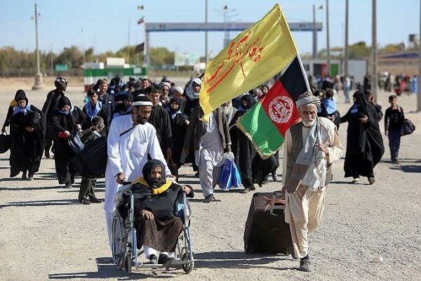 تداوم ورود زائران افغانستانی از مرز دوغارون برای حضور در مراسم دهه پایانی صفر