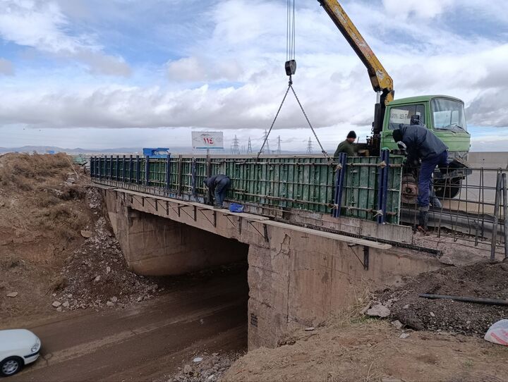 نقاط پرتگاهی آزادراه قزوین-زنجان با اجرای گاردبلوک بتنی ایمن می شود