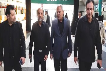 ویدئو| بازدید رئیس پلیس راه راهور فراجا و معاون برنامه ریزی و توسعه منابع سازمان راهداری و حمل و نقل جاده ای از مرکز پایش راهداری و حمل‌ونقل جاده‌ای و پایانه مسافری امام رضا (ع) مشهد
