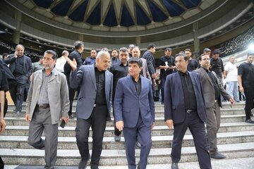 ببینید|بازدید فرماندار مشهد از روند خدمات‌ رسانی به مسافران و زائران در پایانه امام رضا(ع)