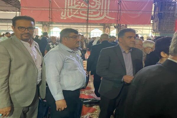 ببینید| پاسخگویی مدیرکل راه و شهرسازی خوزستان به شهروندان اهوازی در مصلی نماز جمعه اهواز