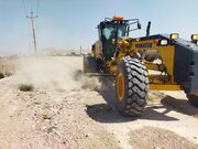 ببینید/ خاکبرداری، تسطیح و اصلاح شیب شیروانی در محور کنارگذر لاین جنوبی توسط راهداران شهرستان قزوین در استان قزوین