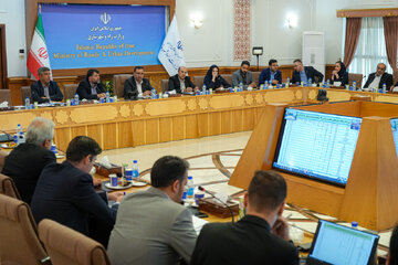 ببینید |
