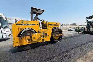 ویدیو | عملیات روکش آسفالت آزادراه کرج قزوین محدوده هشتگرد