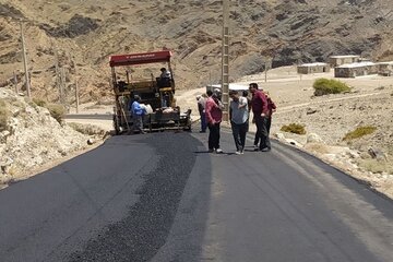 آغاز آسفالت راه روستای دره‌ای دلفارد جیرفت با اعتبار نزدیک به ۵ میلیارد تومان
